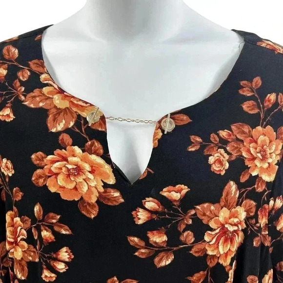 Torrid 5XL Womens Black Floral Print Crepe Chain Detail Blouse 3/4 Sleeves Boho - Picture 4 of 16
